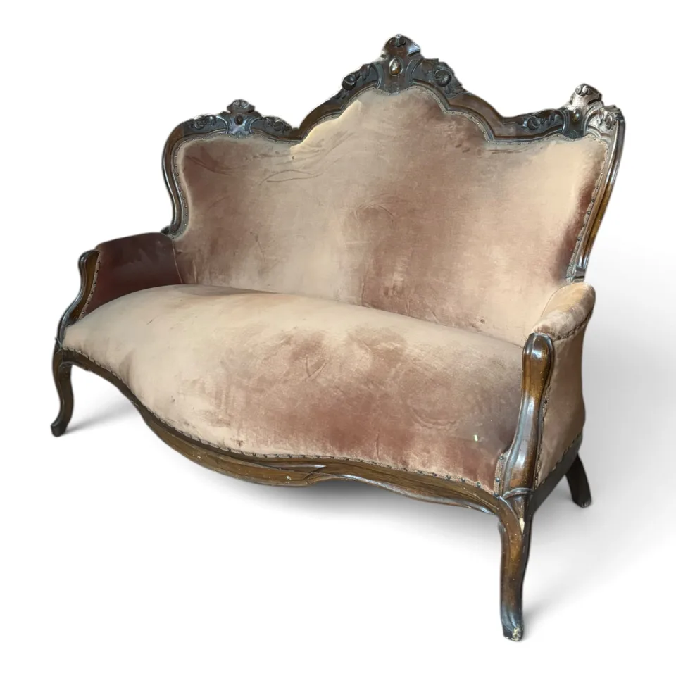 Sofa salonowa dwuosobowa (w typie canapé / sofki buduarowej) w stylu neorokokowym / Ludwika Filipa