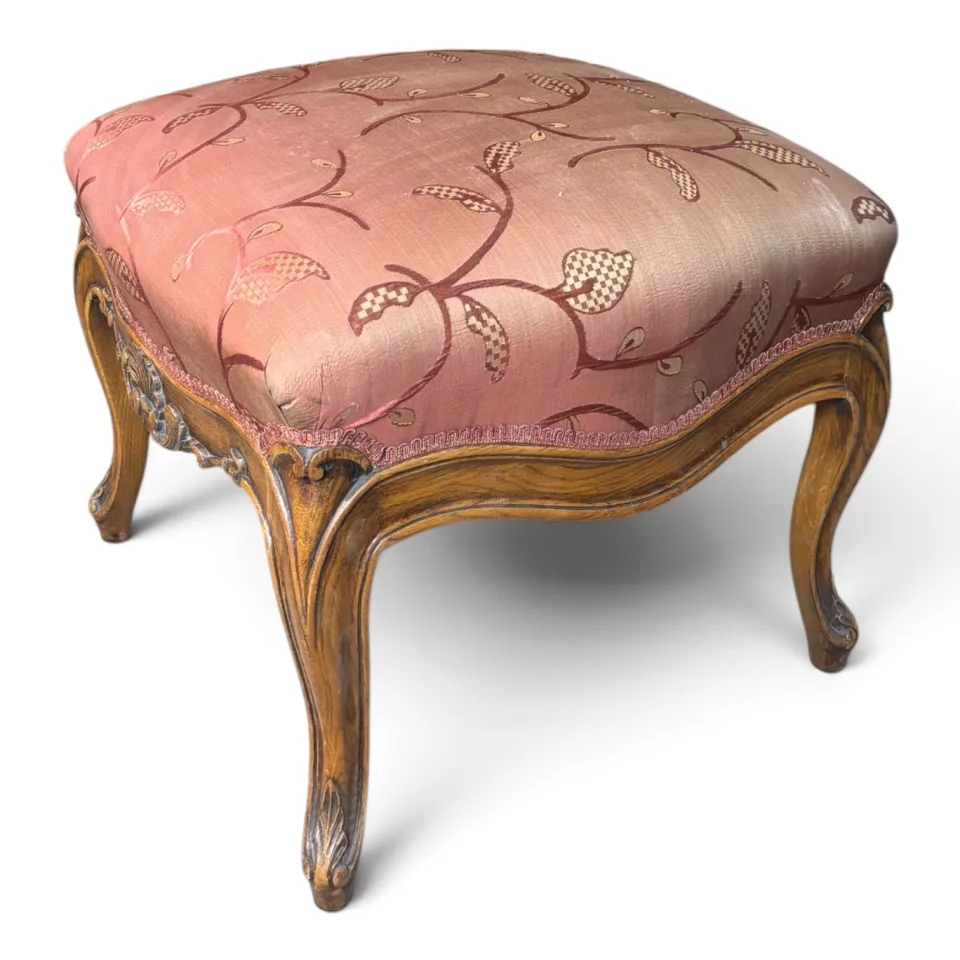 Taboret / podnóżek salonowy w stylu neorokokowym / Ludwik XV (typ pouf / tabouret)