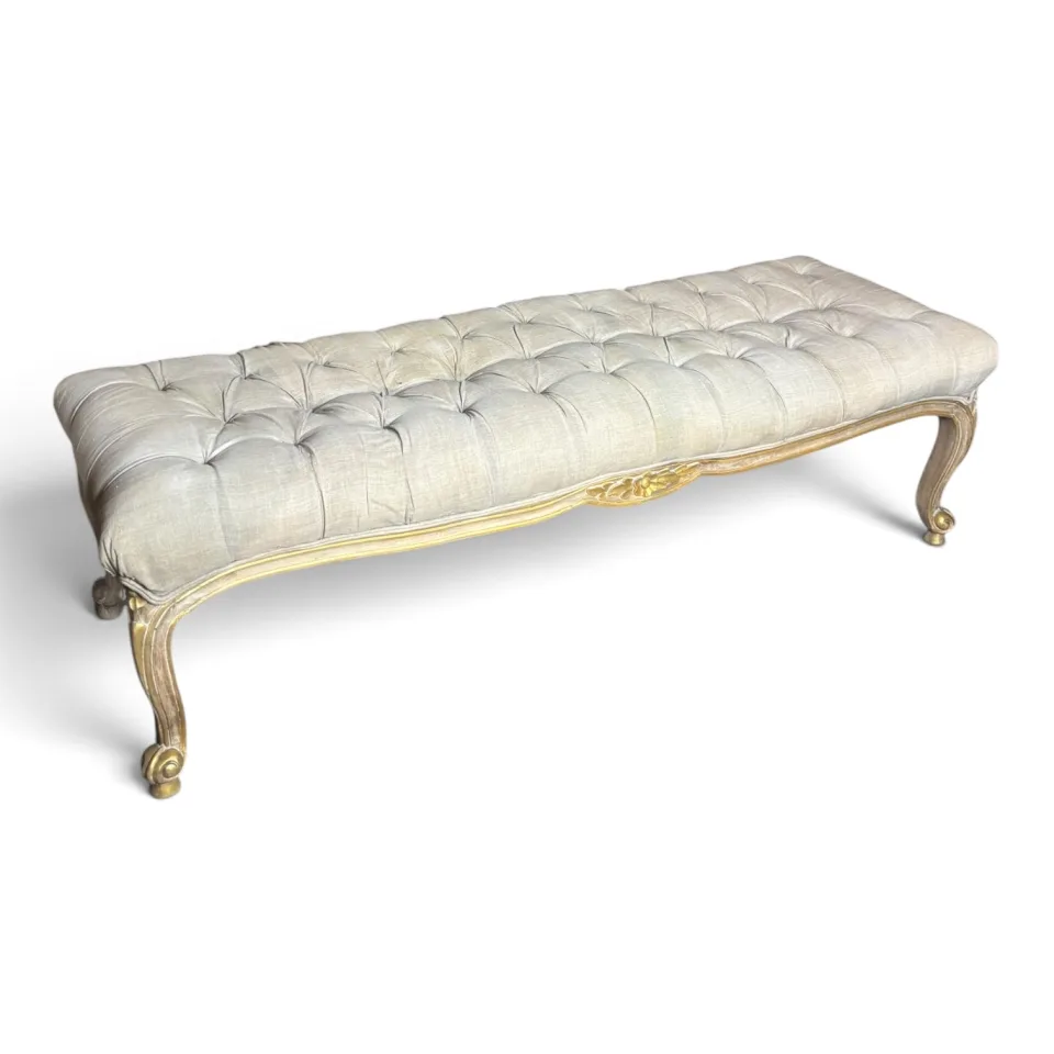 Długa ława salonowa / ławka sypialniana (banquette) w stylu neorokokowym / Ludwik XV