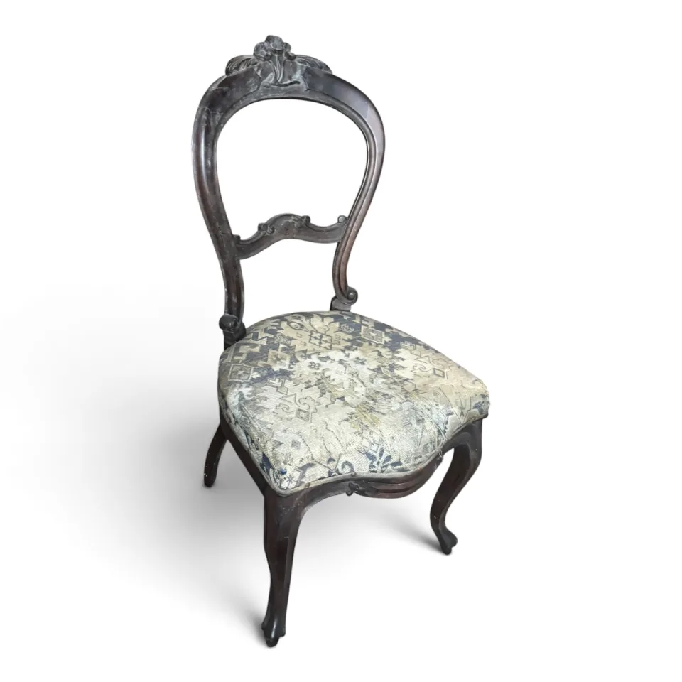 Krzesło salonowe w stylu Ludwika Filipa / neorokokowym (ang. balloon-back chair)